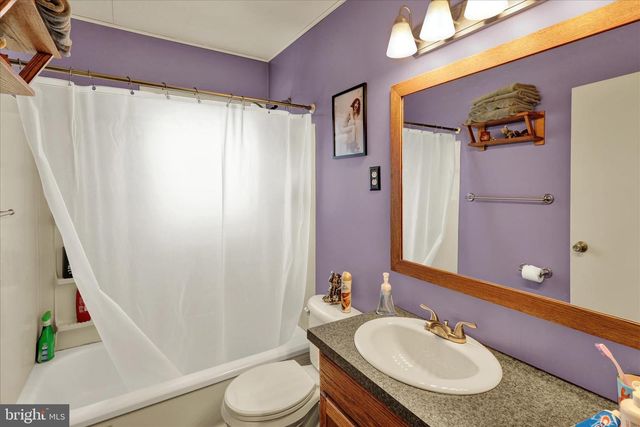 227 E NOBLE AVE, Shoemakersville, PA 19555