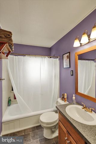 227 E NOBLE AVE, Shoemakersville, PA 19555