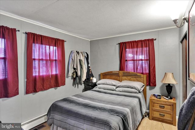 227 E NOBLE AVE, Shoemakersville, PA 19555