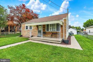 227 E NOBLE AVE, Shoemakersville, PA 19555