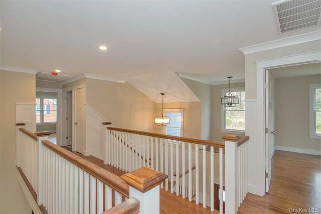22 Avenue E, Holbrook, NY 11741