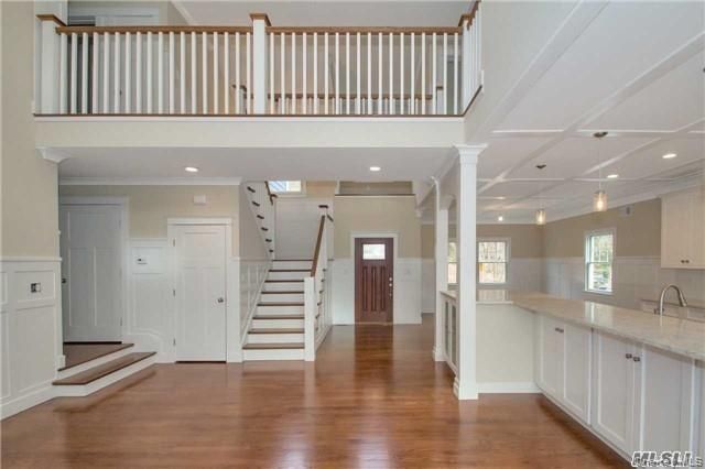 22 Avenue E, Holbrook, NY 11741
