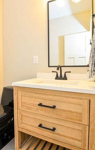 1029 Brandon Way, Phoenix, OR 97535