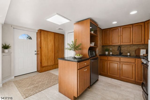 69 Columbia Ave, Jersey City, NJ 07307