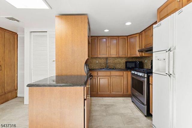 69 Columbia Ave, Jersey City, NJ 07307