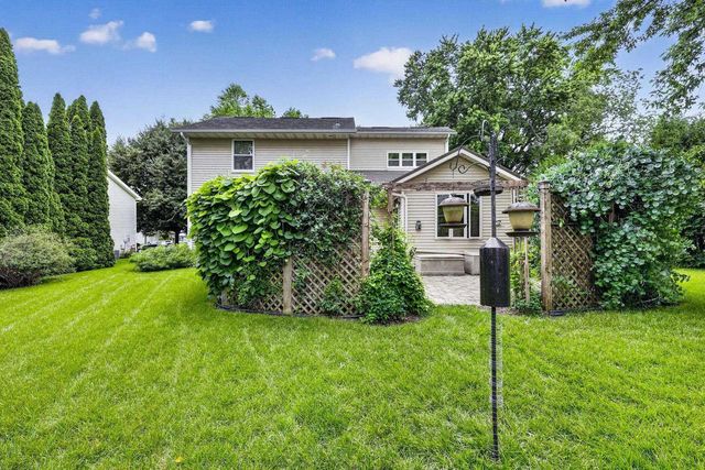 610 Nordic Trail, Stoughton, WI 53589