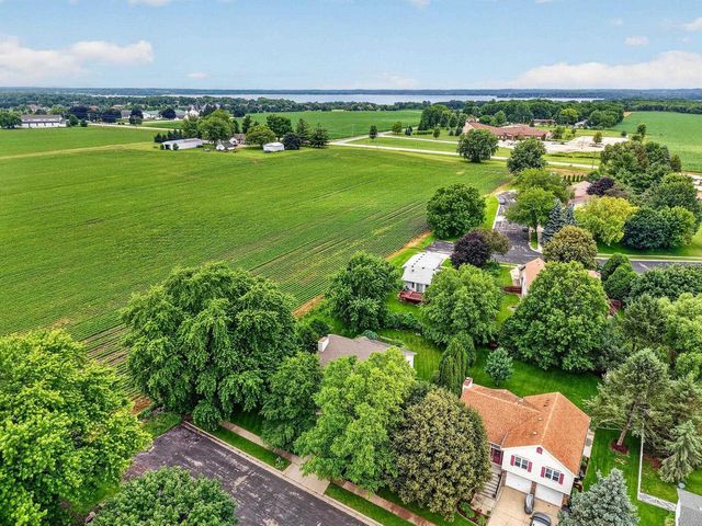 610 Nordic Trail, Stoughton, WI 53589