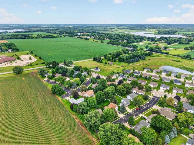 610 Nordic Trail, Stoughton, WI 53589