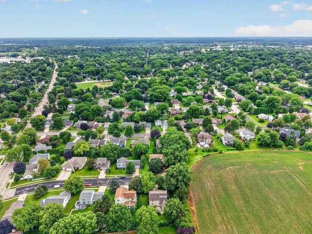 610 Nordic Trail, Stoughton, WI 53589