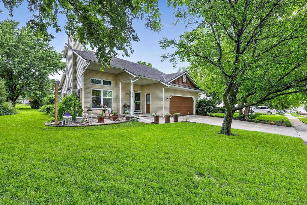 610 Nordic Trail, Stoughton, WI 53589