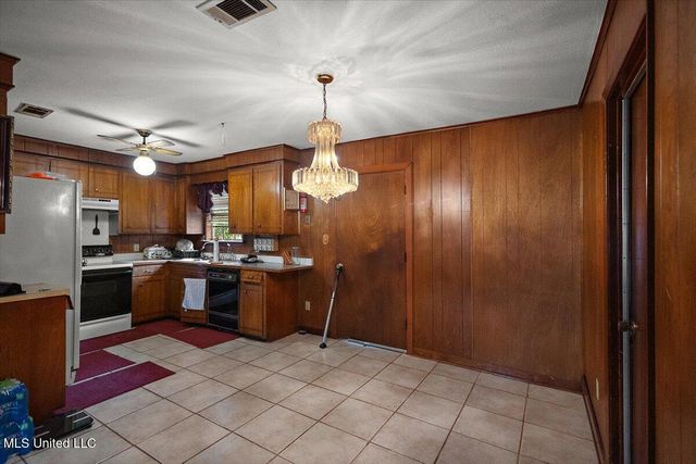 2530 Crestleigh Manor, Jackson, MS 39204