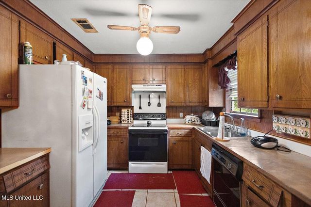 2530 Crestleigh Manor, Jackson, MS 39204