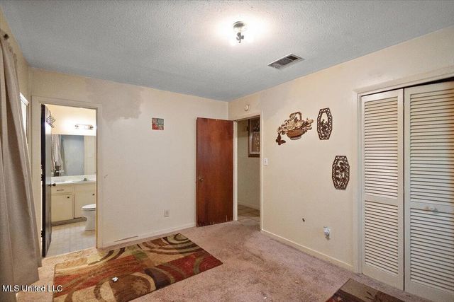 2530 Crestleigh Manor, Jackson, MS 39204