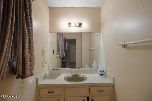 2530 Crestleigh Manor, Jackson, MS 39204