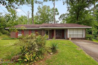 2530 Crestleigh Manor, Jackson, MS 39204