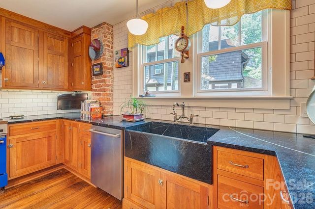 83 Tacoma Circle, Asheville, NC 28801