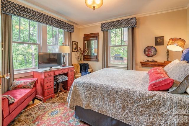 83 Tacoma Circle, Asheville, NC 28801