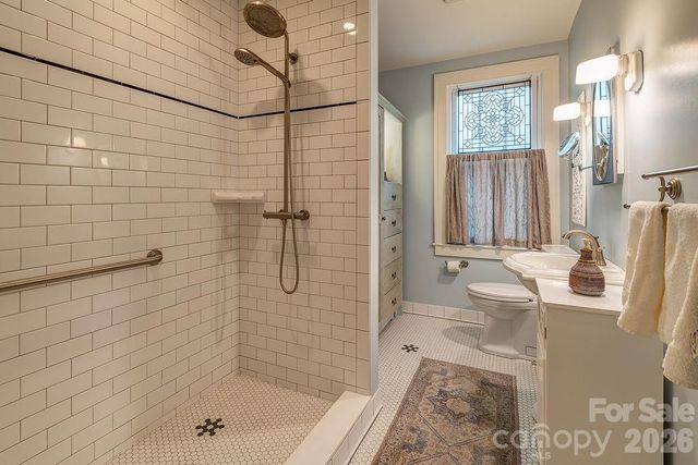 83 Tacoma Circle, Asheville, NC 28801