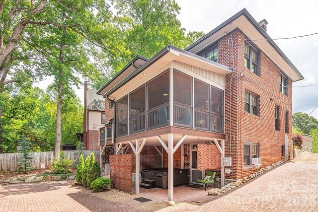83 Tacoma Circle, Asheville, NC 28801