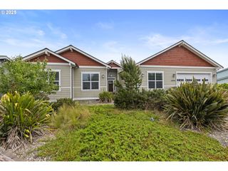 1400 HOLLOWAY MEWS, Coos Bay, OR 97420