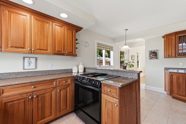 122 Deerfoot Rd, Southborough, MA 01772