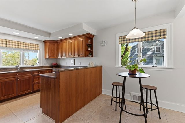 122 Deerfoot Rd, Southborough, MA 01772