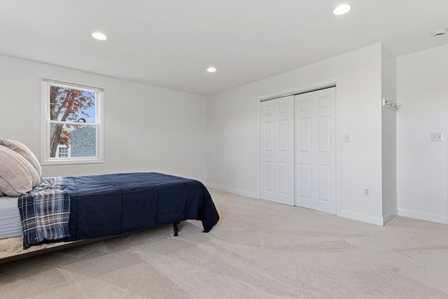 122 Deerfoot Rd, Southborough, MA 01772