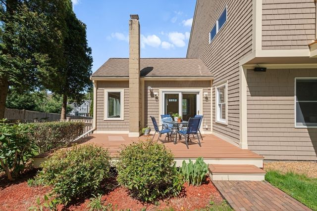 122 Deerfoot Rd, Southborough, MA 01772