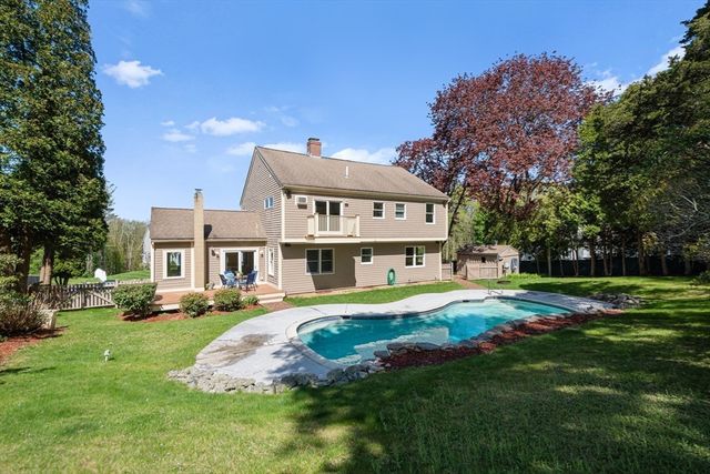 122 Deerfoot Rd, Southborough, MA 01772