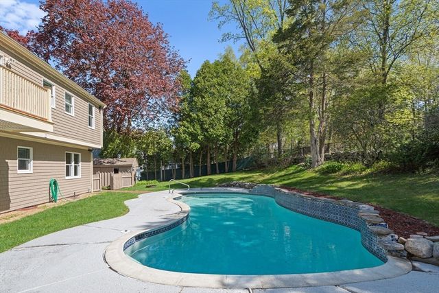 122 Deerfoot Rd, Southborough, MA 01772