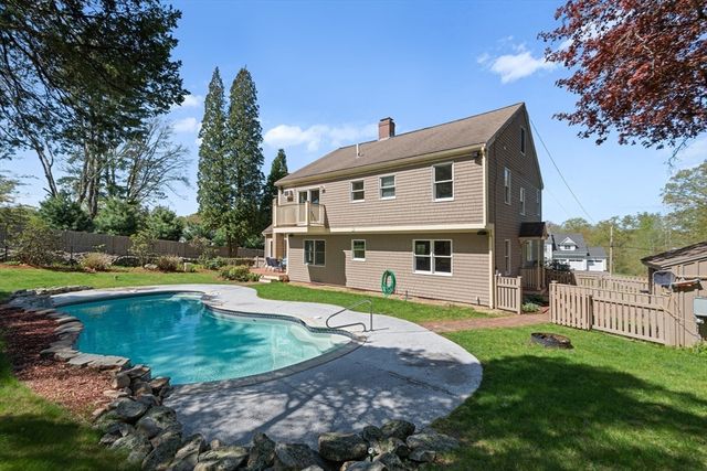 122 Deerfoot Rd, Southborough, MA 01772