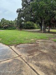 631 16th Street, Gulfport, MS 39507