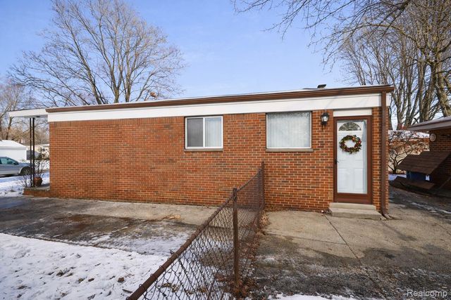 26284 Tawas Street, Madison Heights, MI 48071