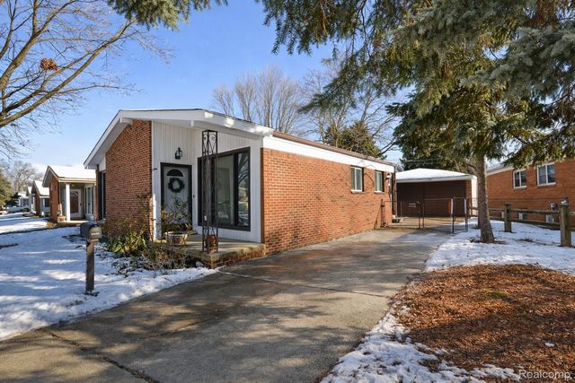 26284 Tawas Street, Madison Heights, MI 48071
