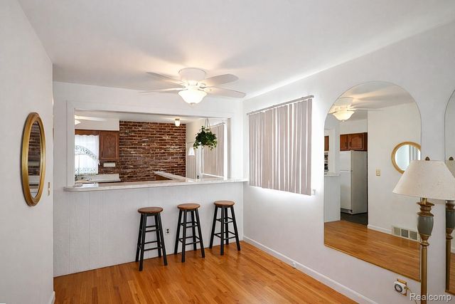 26284 Tawas Street, Madison Heights, MI 48071