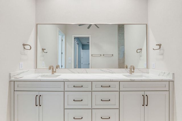 602 N Shorewood DR, Granite Shoals, TX 78654
