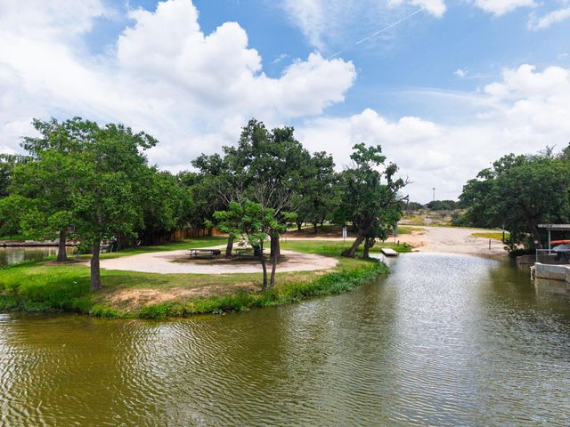 602 N Shorewood DR, Granite Shoals, TX 78654