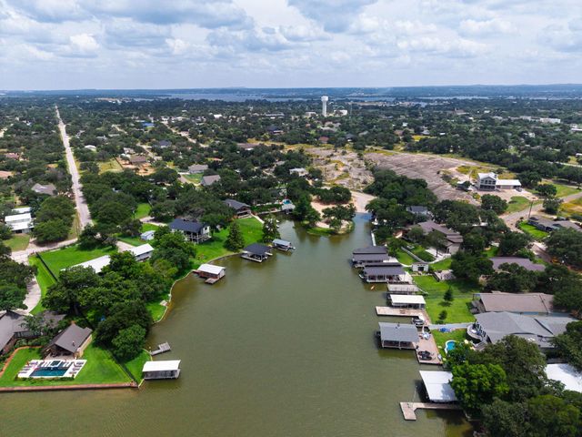 602 N Shorewood DR, Granite Shoals, TX 78654
