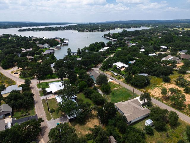 602 N Shorewood DR, Granite Shoals, TX 78654
