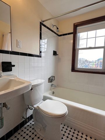 51 Newton Ave 4, Quincy, MA 02170