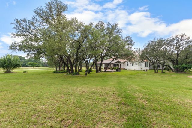 487 Number Ten Downing Street, China Spring, TX 76633