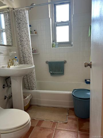 23-35 Bell Boulevard 3H, Bayside, NY 11360