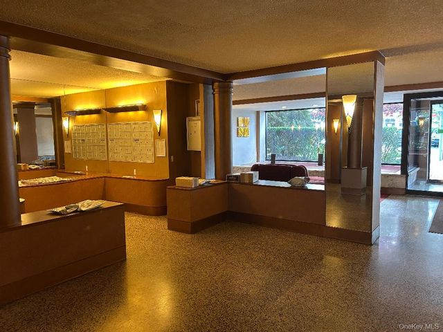 23-35 Bell Boulevard 3H, Bayside, NY 11360