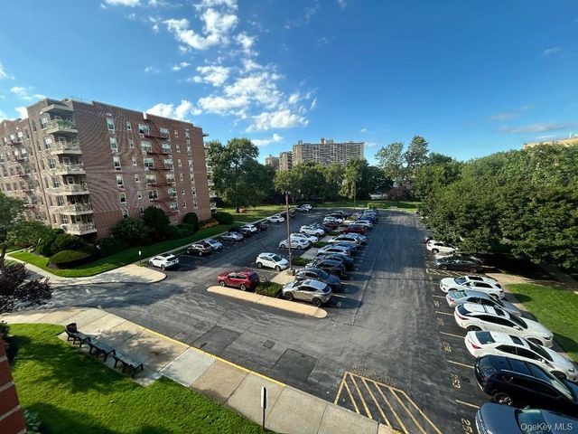 23-35 Bell Boulevard 3H, Bayside, NY 11360