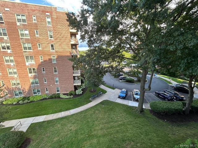 23-35 Bell Boulevard 3H, Bayside, NY 11360