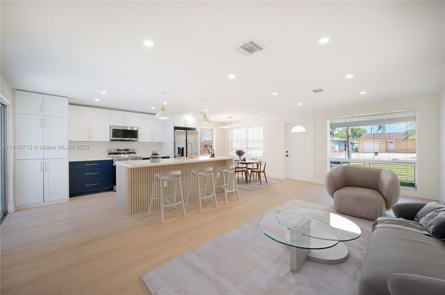 3751 NE 17th Ave, Pompano Beach, FL 33064