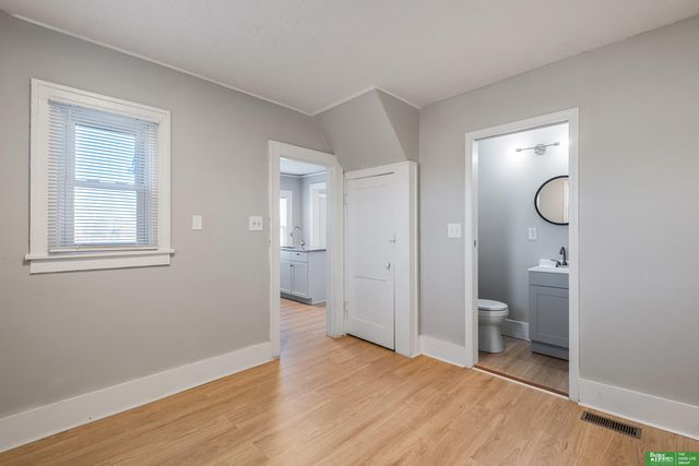 4528 S 13th Street, Omaha, NE 68107