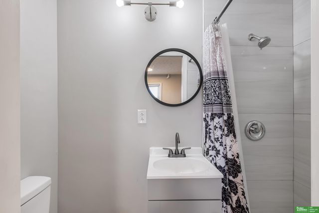 4528 S 13th Street, Omaha, NE 68107