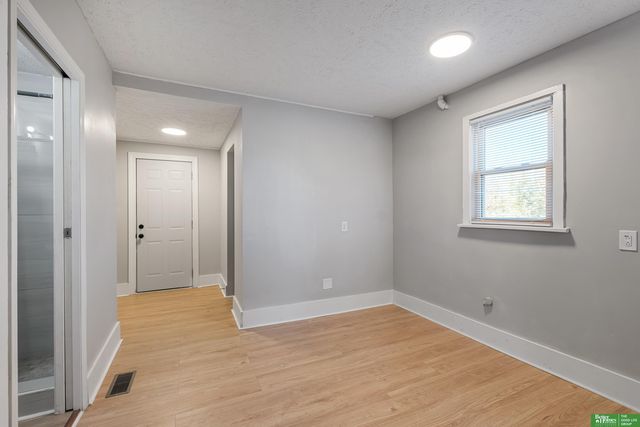 4528 S 13th Street, Omaha, NE 68107