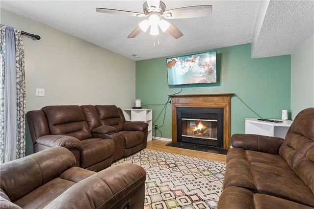 690 Emerald CT, Newport News, VA 23608